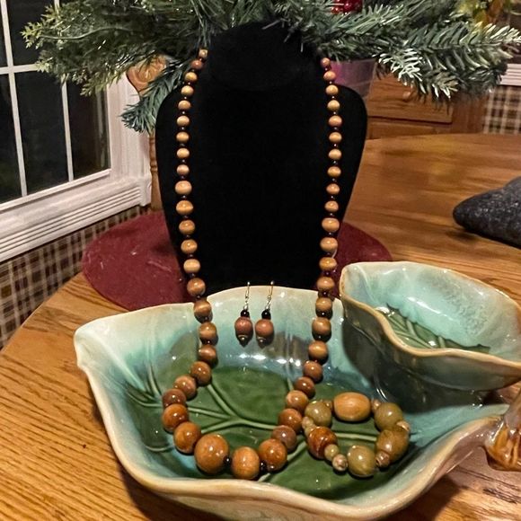 Jewelry - ⚫️ 5/$25 ⚫️ Wooden Bead Statement Necklace Set